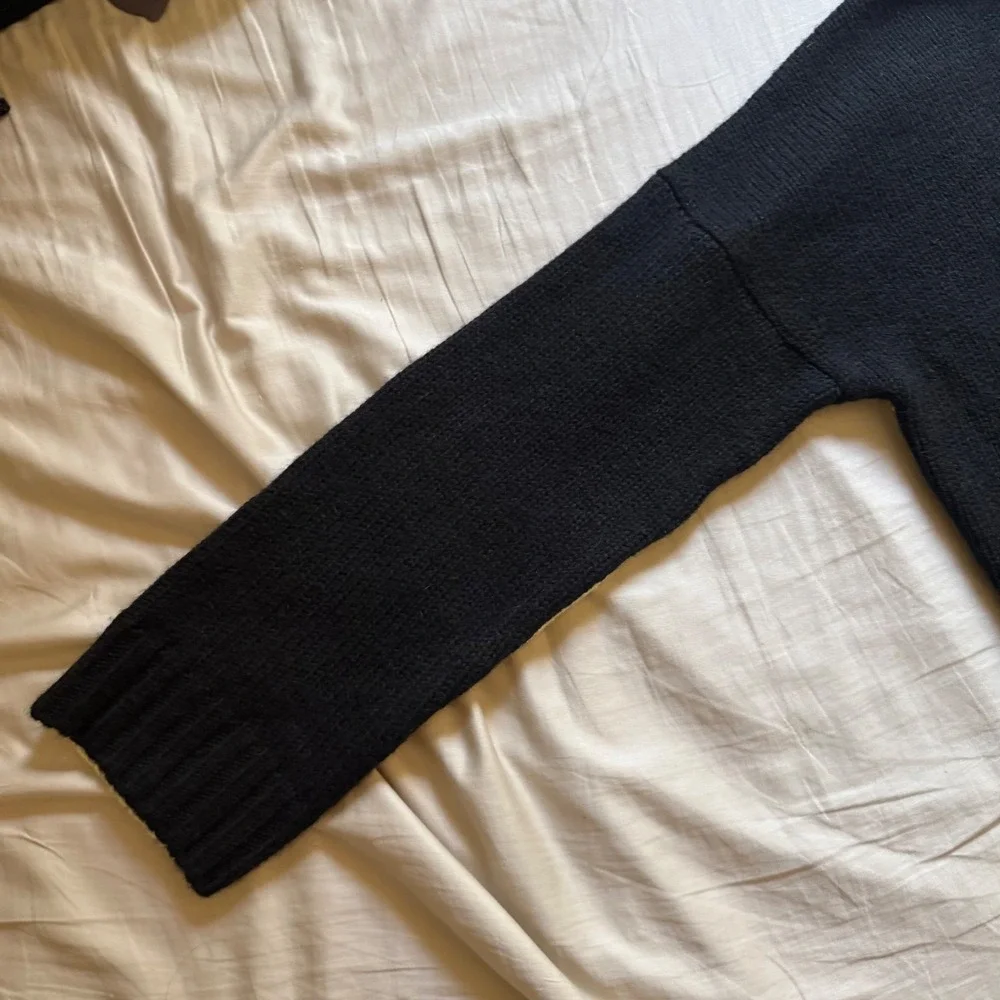 J.W. ANDERSON navy cream colorblock turtleneck long sleeve pullover sweater